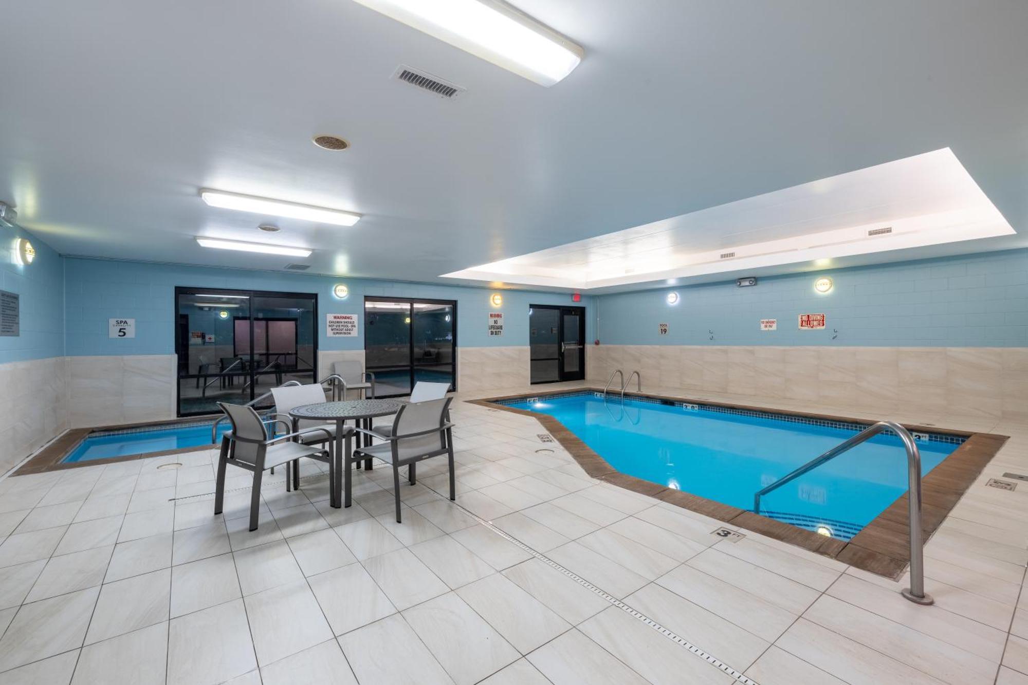 Holiday Inn Express Rochester South - Mayo Area By Ihg Exteriör bild