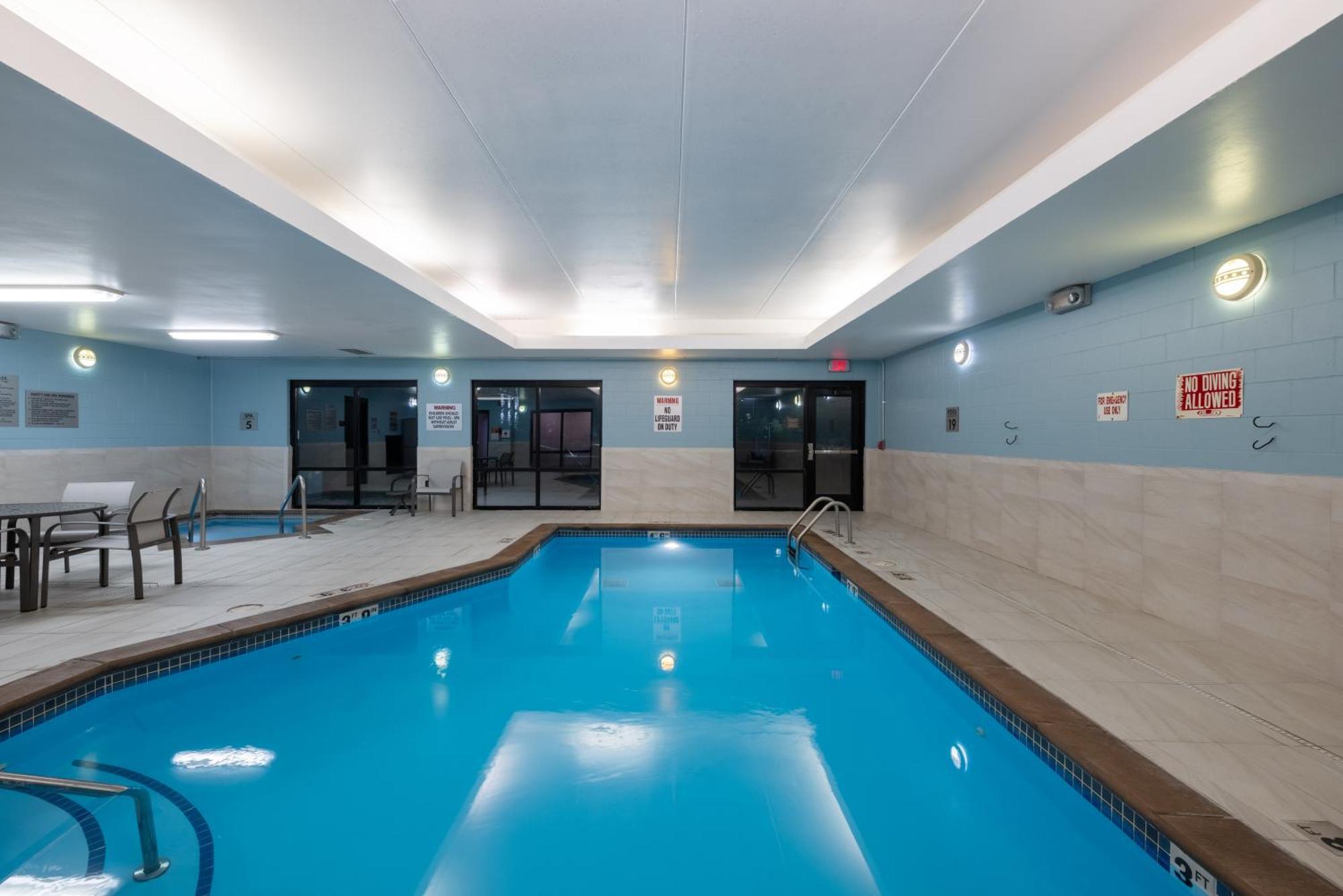 Holiday Inn Express Rochester South - Mayo Area By Ihg Exteriör bild