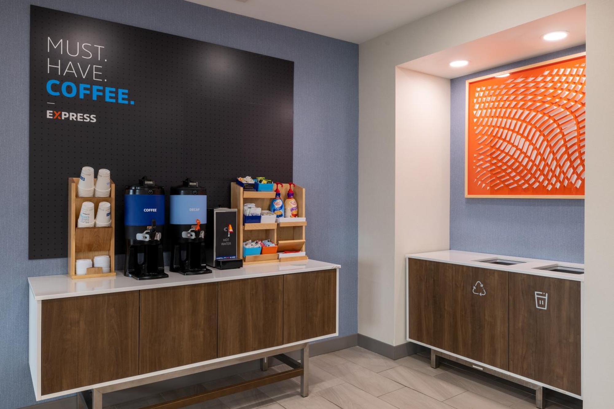 Holiday Inn Express Rochester South - Mayo Area By Ihg Exteriör bild