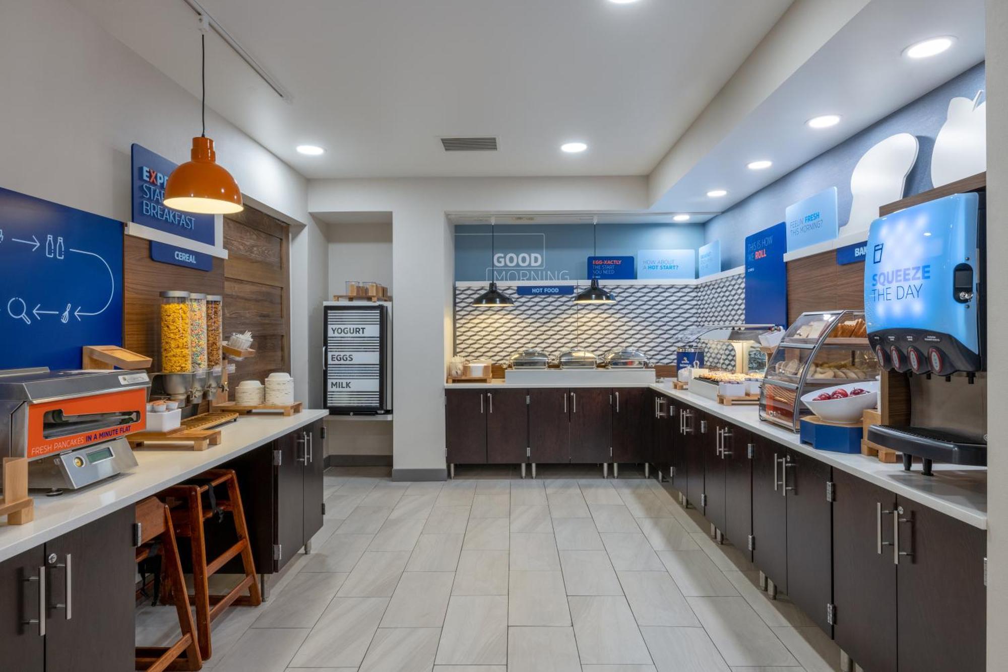 Holiday Inn Express Rochester South - Mayo Area By Ihg Exteriör bild
